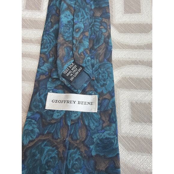 Geoffrey Beene 100% Silk Tie Blue Green Abstract  Pattern Made in Italy Vintage - Picture 3 of 6